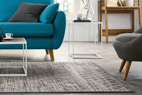 Image of 63" X 91" Grey Polypropelene Rug