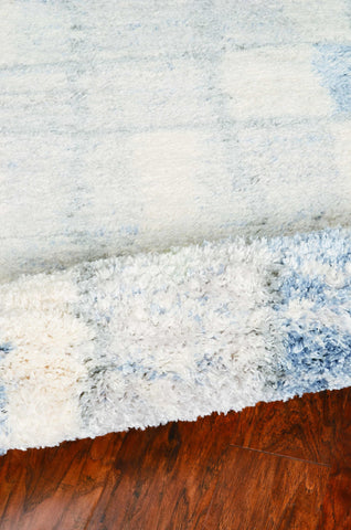 Image of 5 x 7 Polypropylene Ivory or Blue Area Rug